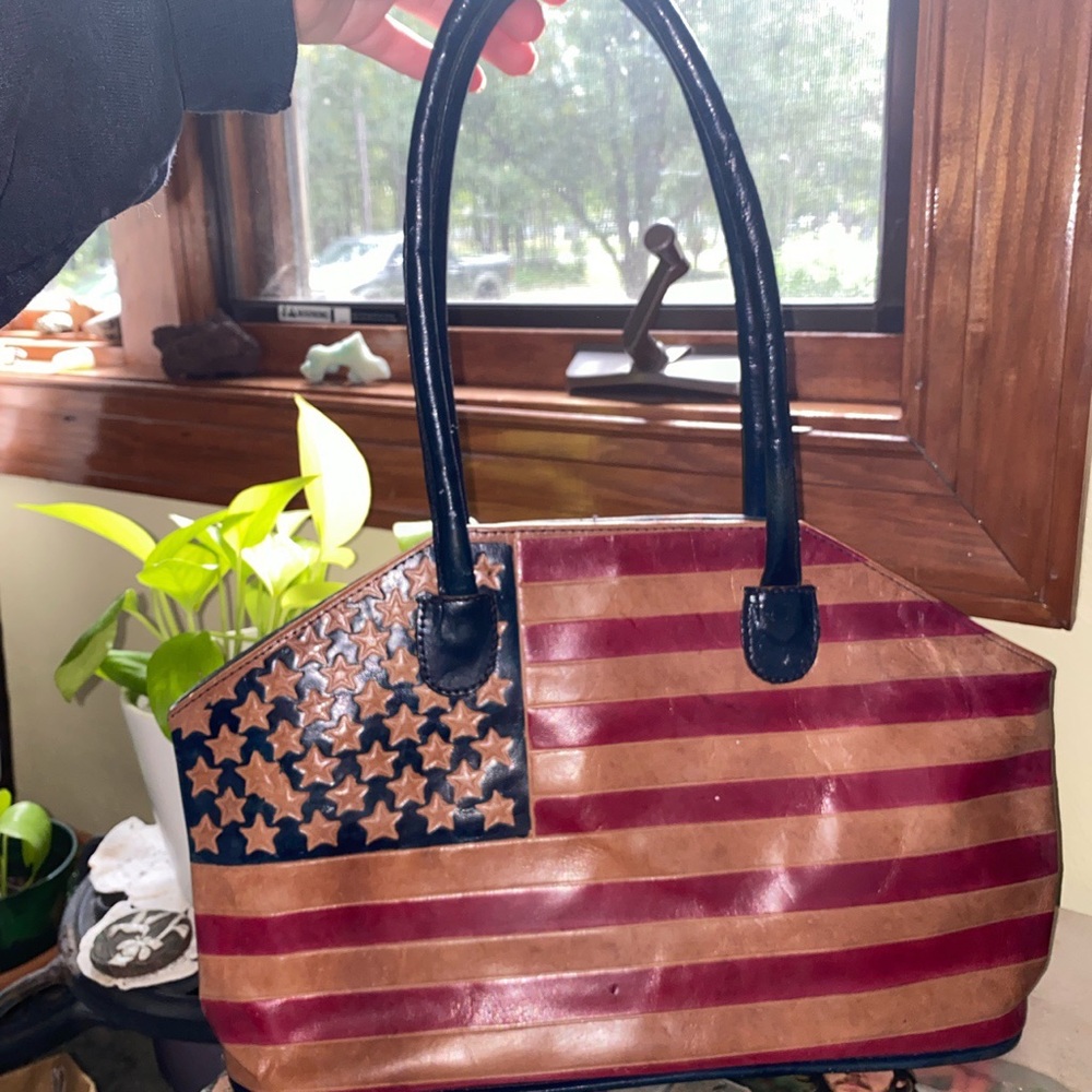 VINTAGE AMERICAN FLAG PURSE